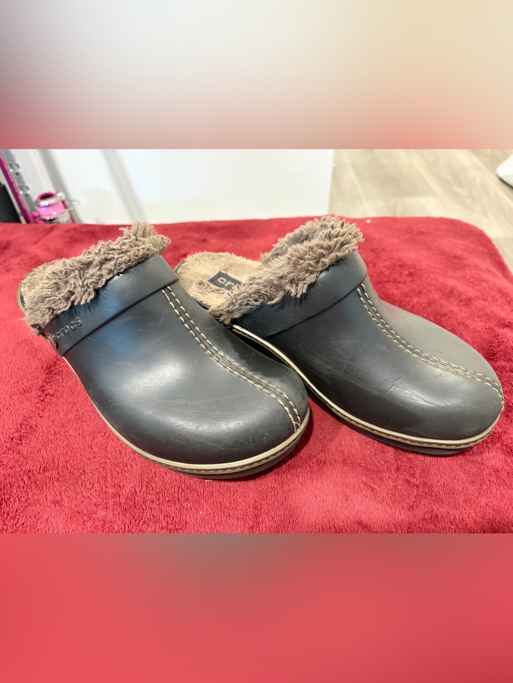 CROCS Black Faux-Fur Lined Clogs with Brown Lining Fugly